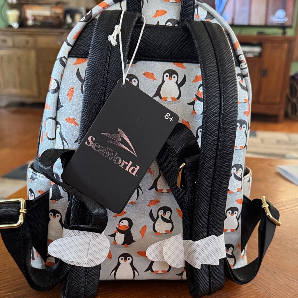 SeaWorld exclusive penguin AOP Hard Tag Loungefly NWT - Picture 4 of 4